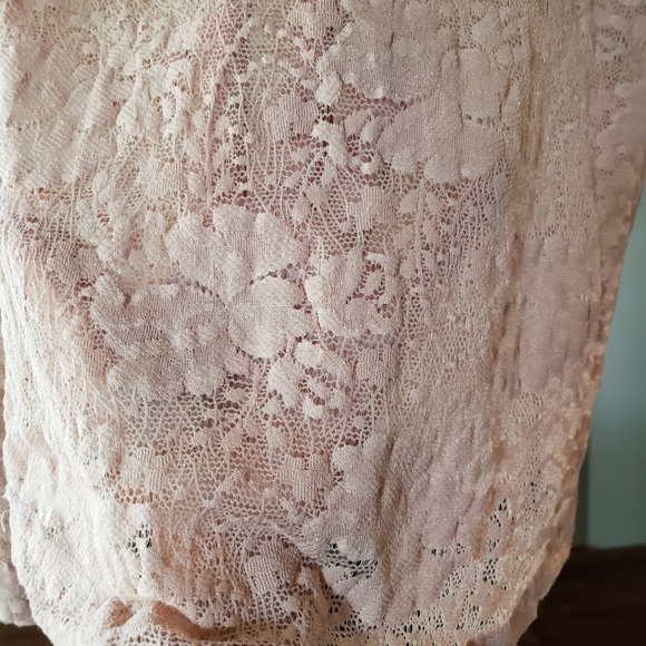 Dusty Pink Floral Lace Top - Picture 3 of 4